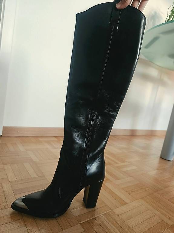 Scarpe da donna: Hohe, ungetragene Lederstiefel, Gr. 39  – Nuovo e nell'imballaggio originale da Bülach venduto da ora_7rpd 2