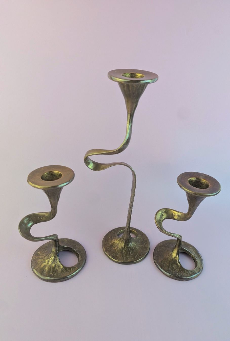 Portacandele: Vintage Brutalist Brass Candlesticks, Mid Century, Amadeus? – Usato da Erlinsbach SO venduto da Meytalien