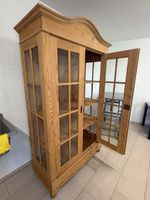 Vitrinenschrank aus Tannenholz