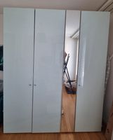 Kleiderschrank