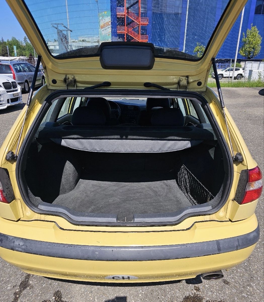 Volvo Automobili: Volvo v40 – Usato da S. Antonino venduto da hel_5s8j 2