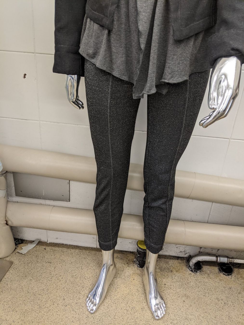 Completi & Tailleur: Oberteil Gr 40 mit Leggins Gr 36 – Usato da Langnau am Albis venduto da Judithsebi 4