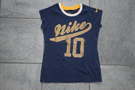 Mädchen Nike T-shirt gr. 140 - 152 (10-12 J)