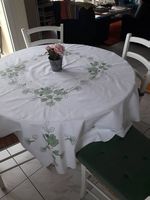 Nappe de table ronde brodée