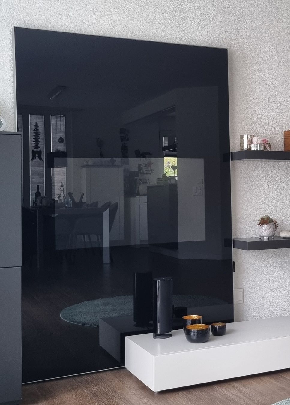 Fernseher: TV Modul Ad Notam Mirror Image mit Glas- Paneel – Gebraucht aus Windisch von Firstspace 1
