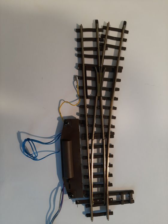 Bemo Modelleisenbahnen: Bemo H0m 4206 000 elektrische Weiche rechts 12° – Gebraucht aus Thun von Schwarzsee48 1