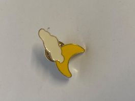 Pin's - motif lune et nuage en métal