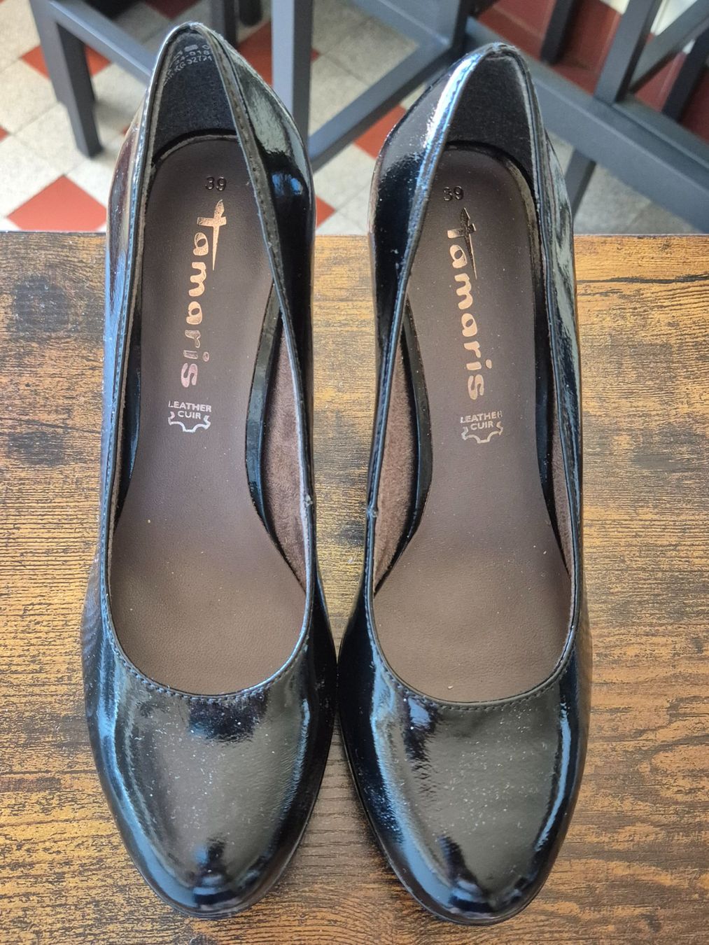 Tamaris Scarpe da donna: Escarpins Tamaris vernis noir – Usato da Genève venduto da boudha71