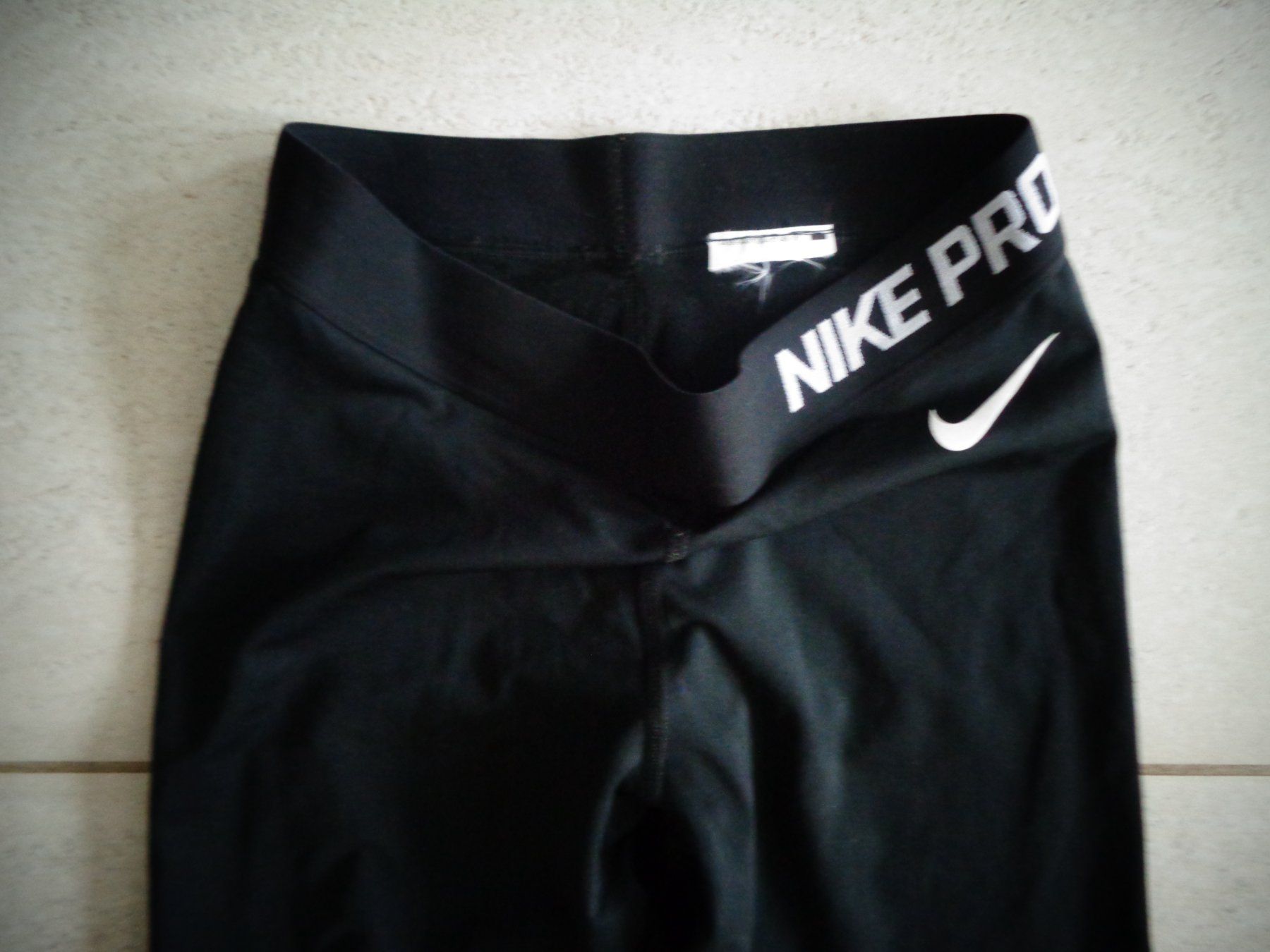 Nike Pantaloni: NIKE HOSE GR.XS NEUWERTIG – Usato da Rotkreuz venduto da Samballi 1