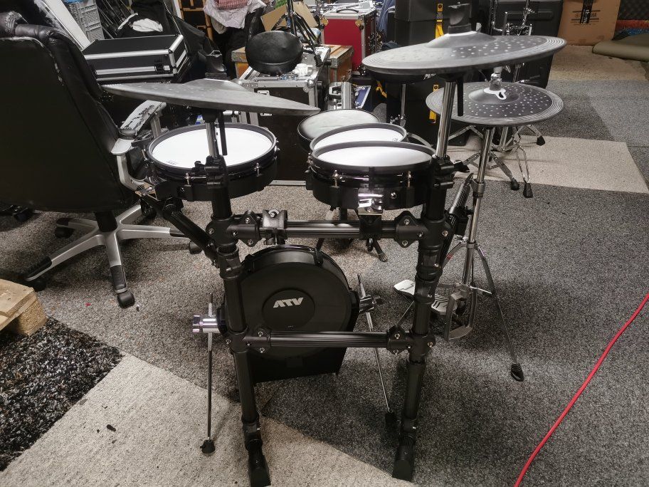 Strumenti musicali: YAMAHA DTX 502 mit ATV Pads – Nuovo (secondo la descrizione) da Erlach venduto da thermoflash