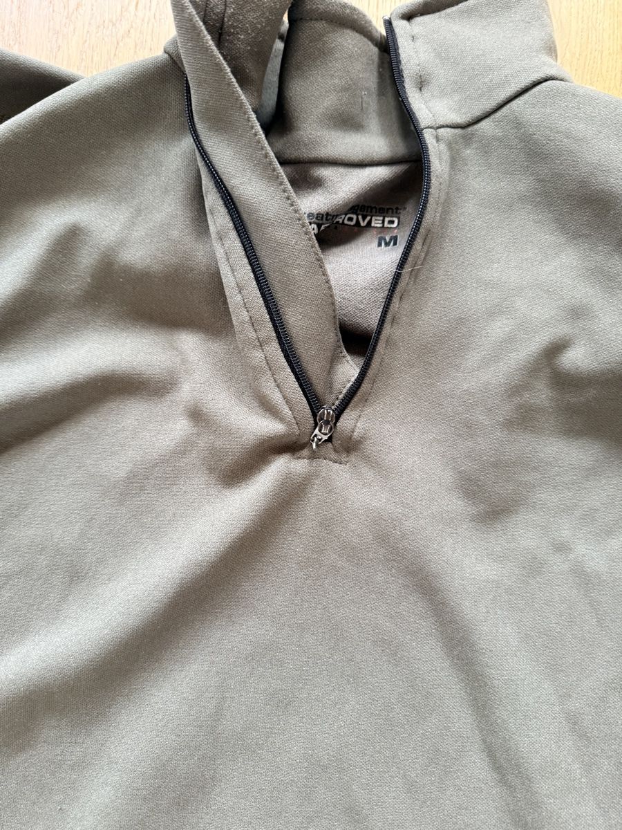 T-shirt: T-shirt Gnagi Swiss – Usato da Romont BE venduto da superyo 3
