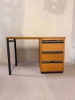 Vintage Schreibtisch mit Schubladen aus den 70er Jahre