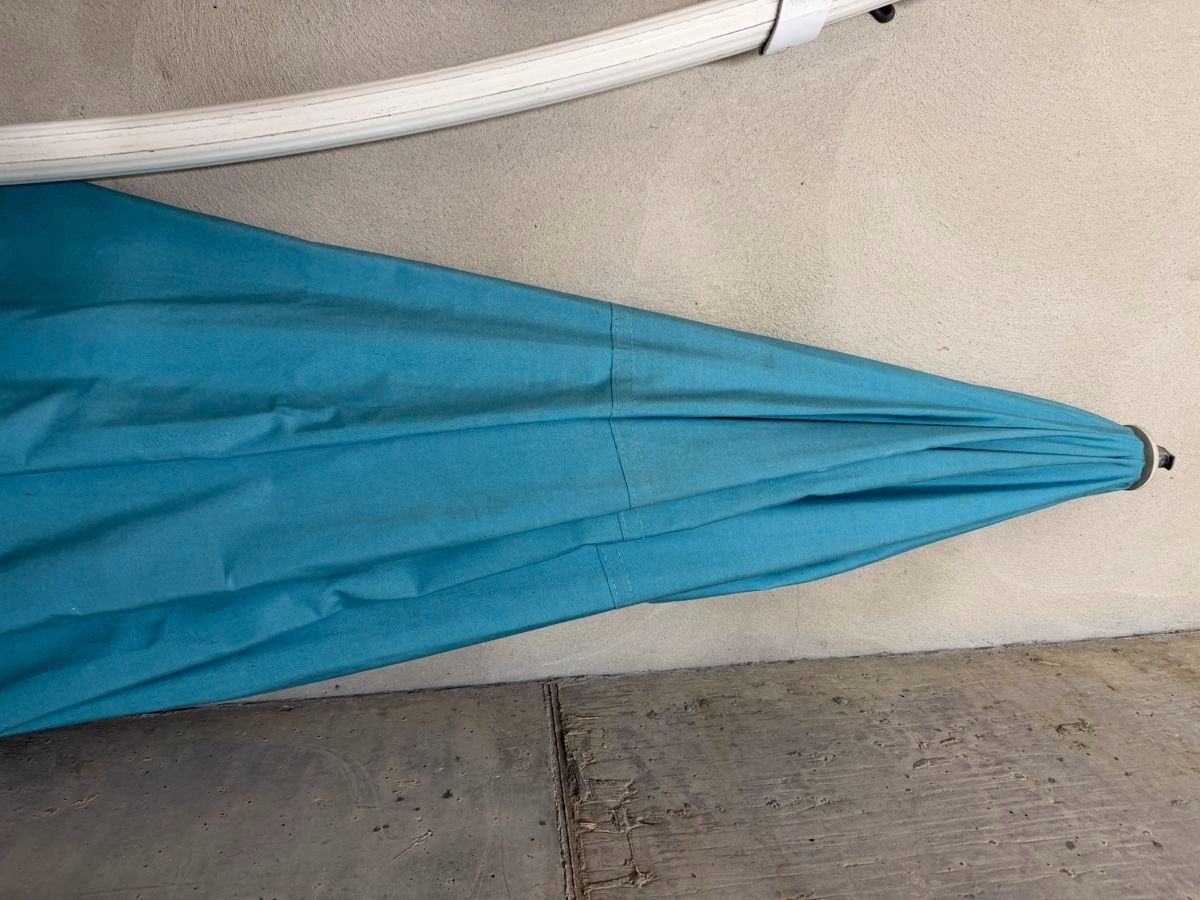 Glatz Ombrelloni: Sonnenschirm Glatz Pendalex V Plus 320cm Durchmesser – Usato da Zürich venduto da sne.swiss