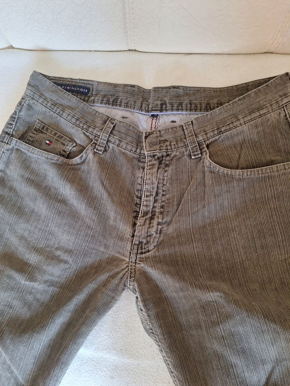 Tommy Hilfiger Pantaloni: Markenhose / Cordhose Tommy Hilfiger 34 – Nuovo (secondo la descrizione) da Embrach venduto da Alian1 3