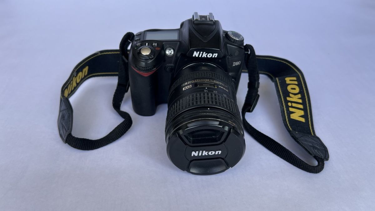 Nikon Fotocamera: Digitale Spiegelreflexkamera Nikon D90 – Usato da Zürich venduto da Sirtoby
