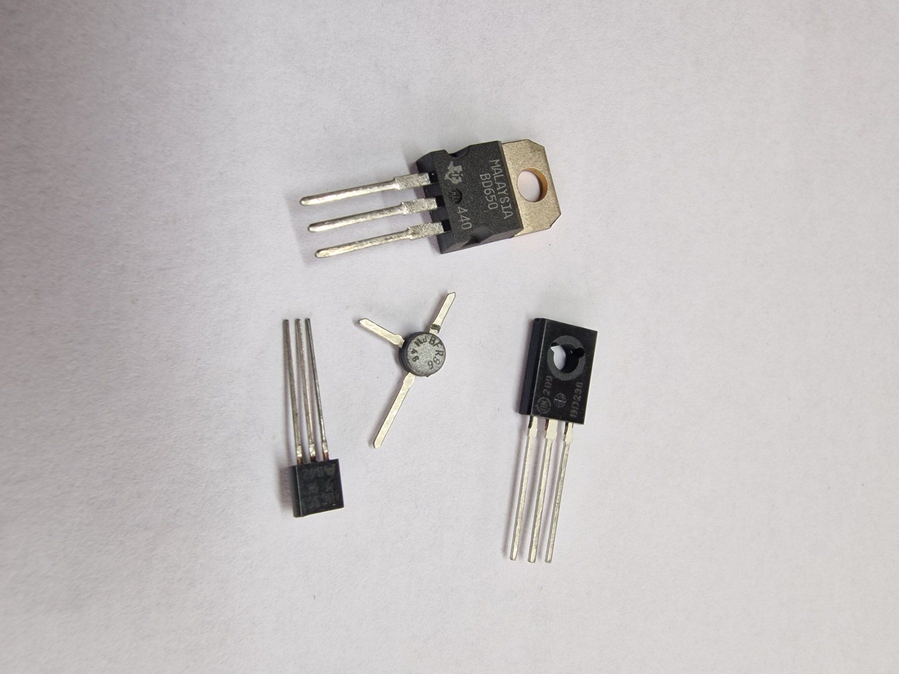 Componenti elettronici: Transistoren – Nuovo (secondo la descrizione) da Stein AR venduto da HeinzBolliAG
