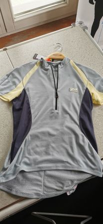 Velotrikot Gr 42, Marke Protective, am Rücken 2 Taschen, neu