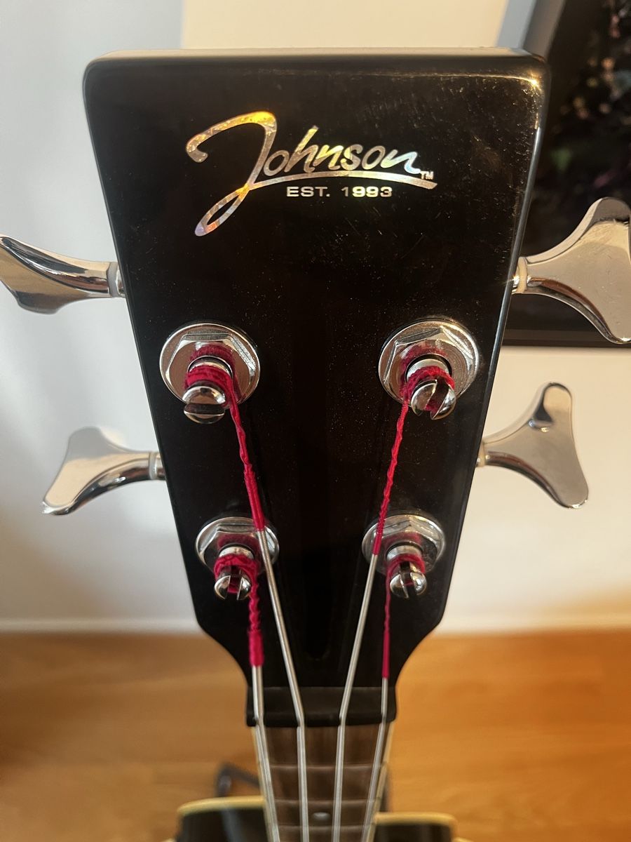 Strumenti musicali: E-Akustikbass, Johnson, mit Equalizer – Nuovo (secondo la descrizione) da Rüschlikon venduto da jul_8lpm 2