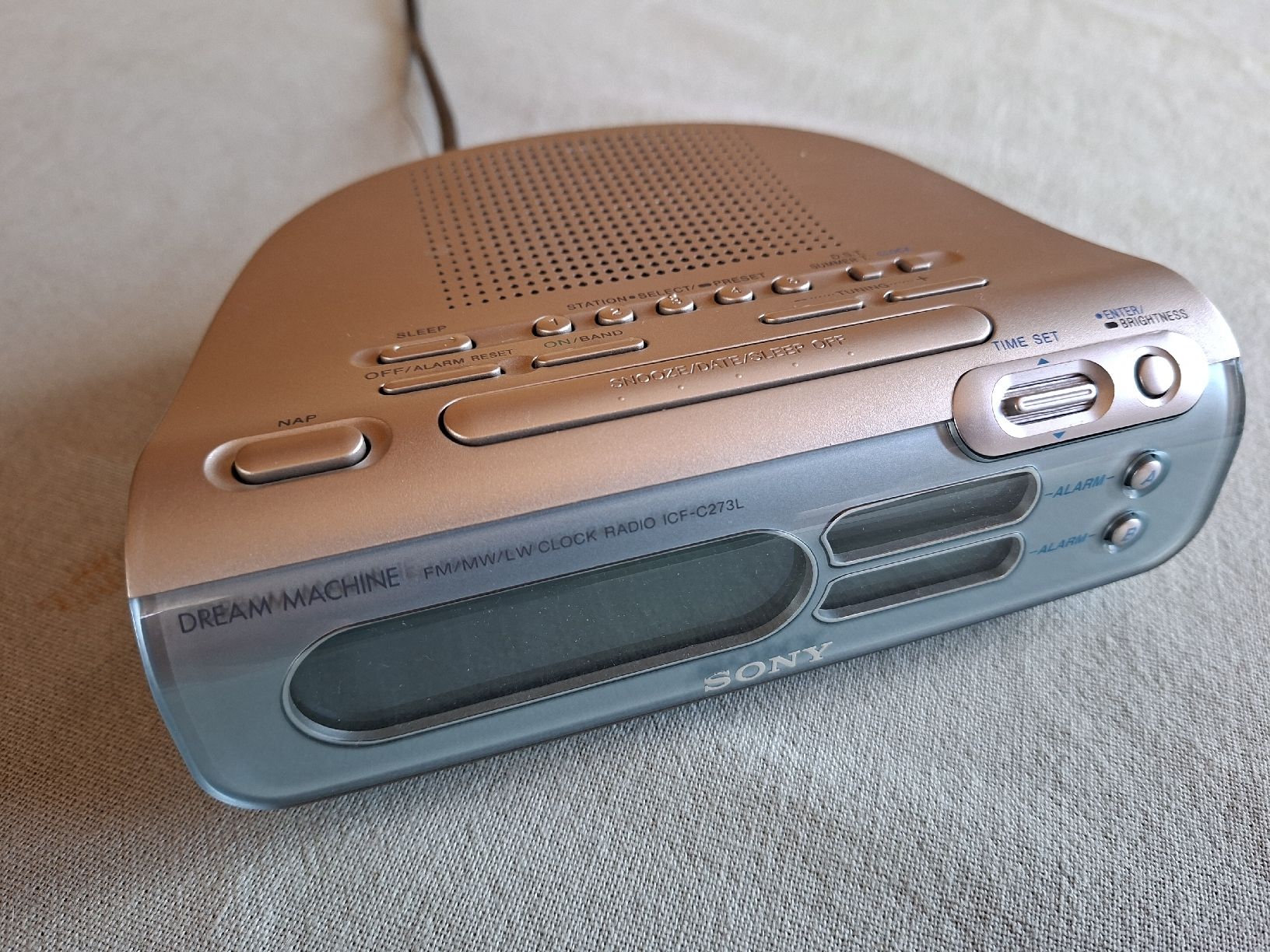 Sony Radio: SONY DREAM MACHINE – Nuovo (secondo la descrizione) da Mühlebach (Goms) venduto da jad_bg6z