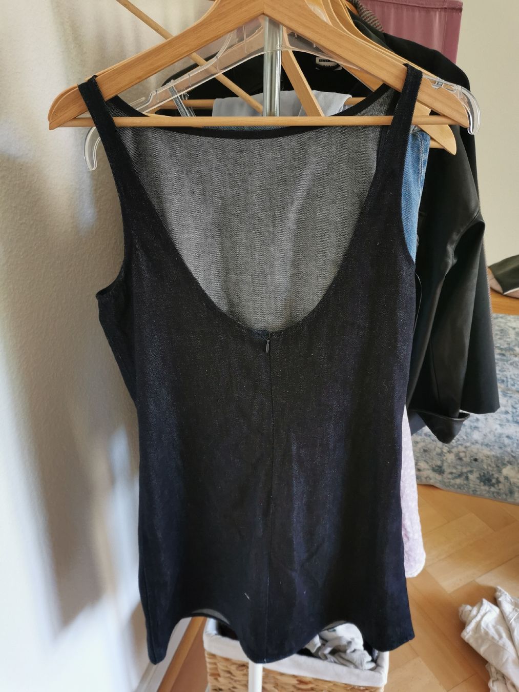 Kleider: Jolie robe s – Gebraucht aus Fribourg von chi_j8yw 1