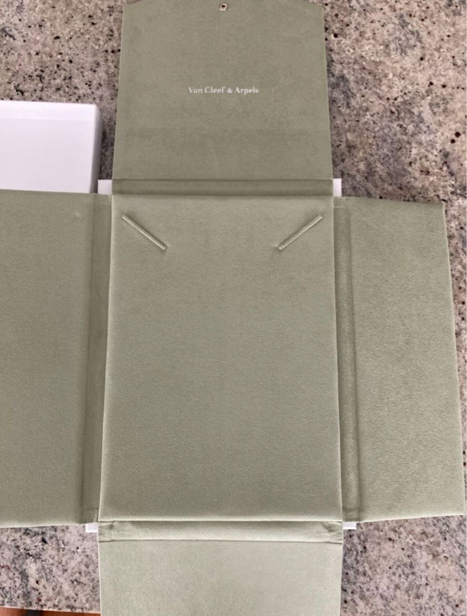 Van Cleef Catenine: Van Cleef & Arpels Necklace Box Set Large New – Nuovo (secondo la descrizione) da Zeiningen venduto da Liva_92 1
