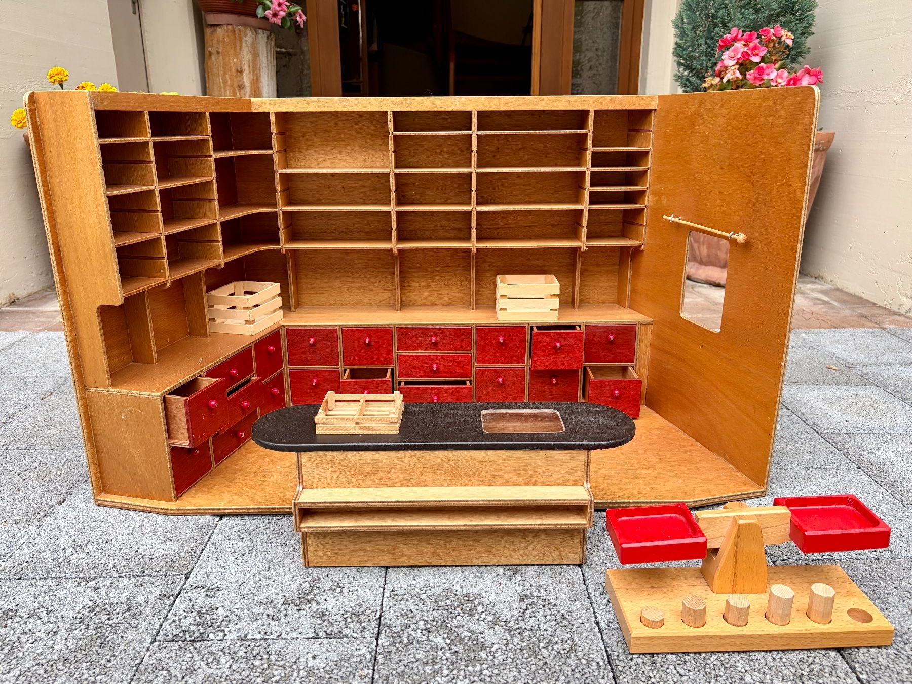 Spielzeuge: Wunderschöner Holz-Kaufladen – Gebraucht aus Ennetbürgen von Birkenbaum5 3