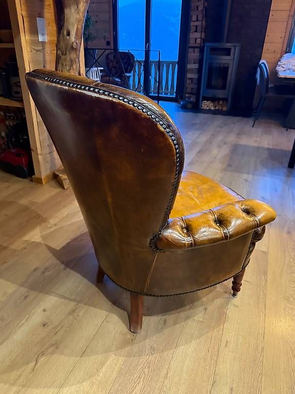 Poltrone: Fauteuil club en cuir authentique – Usato da Saxonne (Ayent) venduto da JEREMYRAUSIS 2