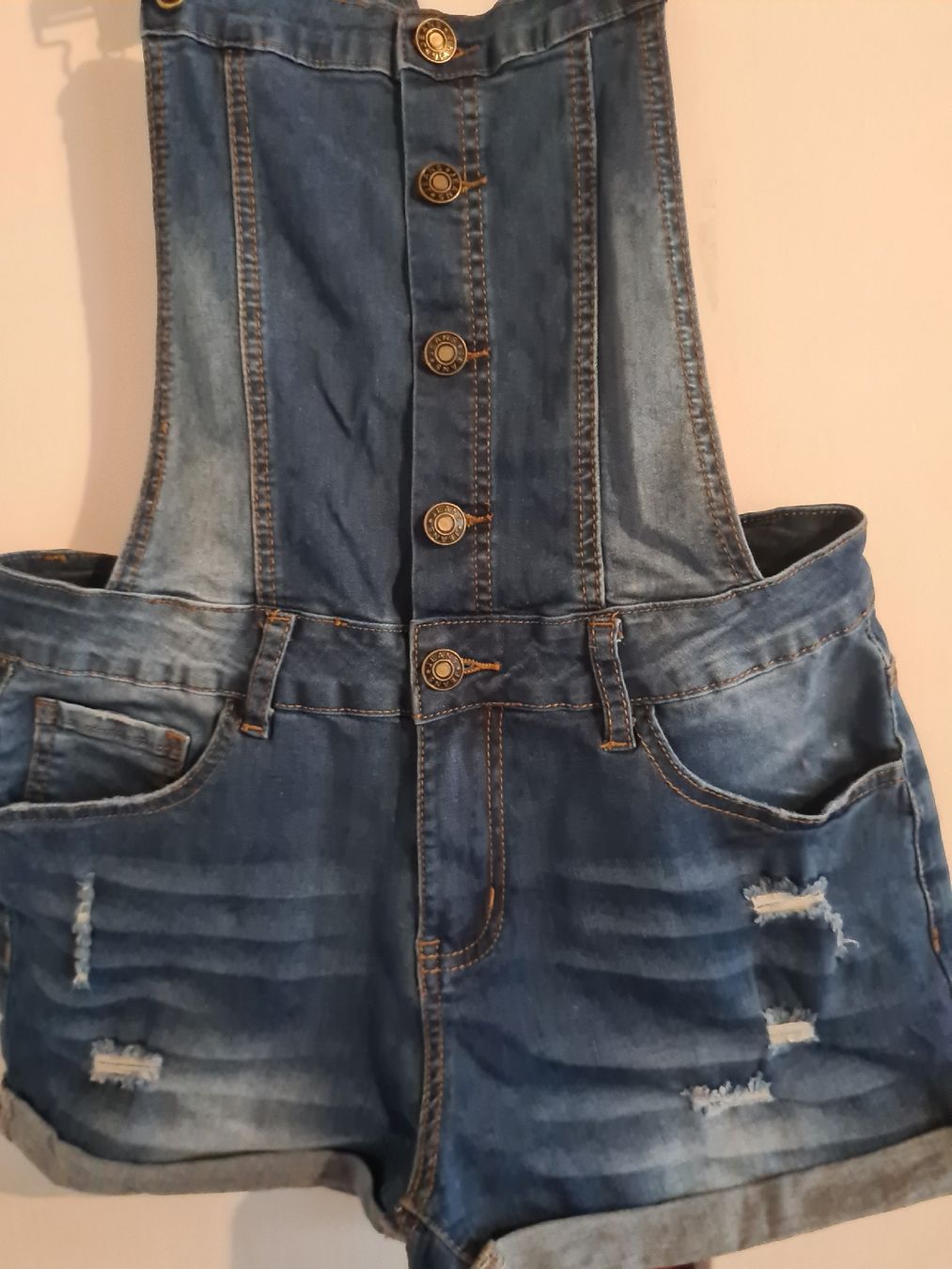 Jeans: Coole Jeans Latzshorts M Damen – Usato da Balterswil venduto da bischoftanja 1