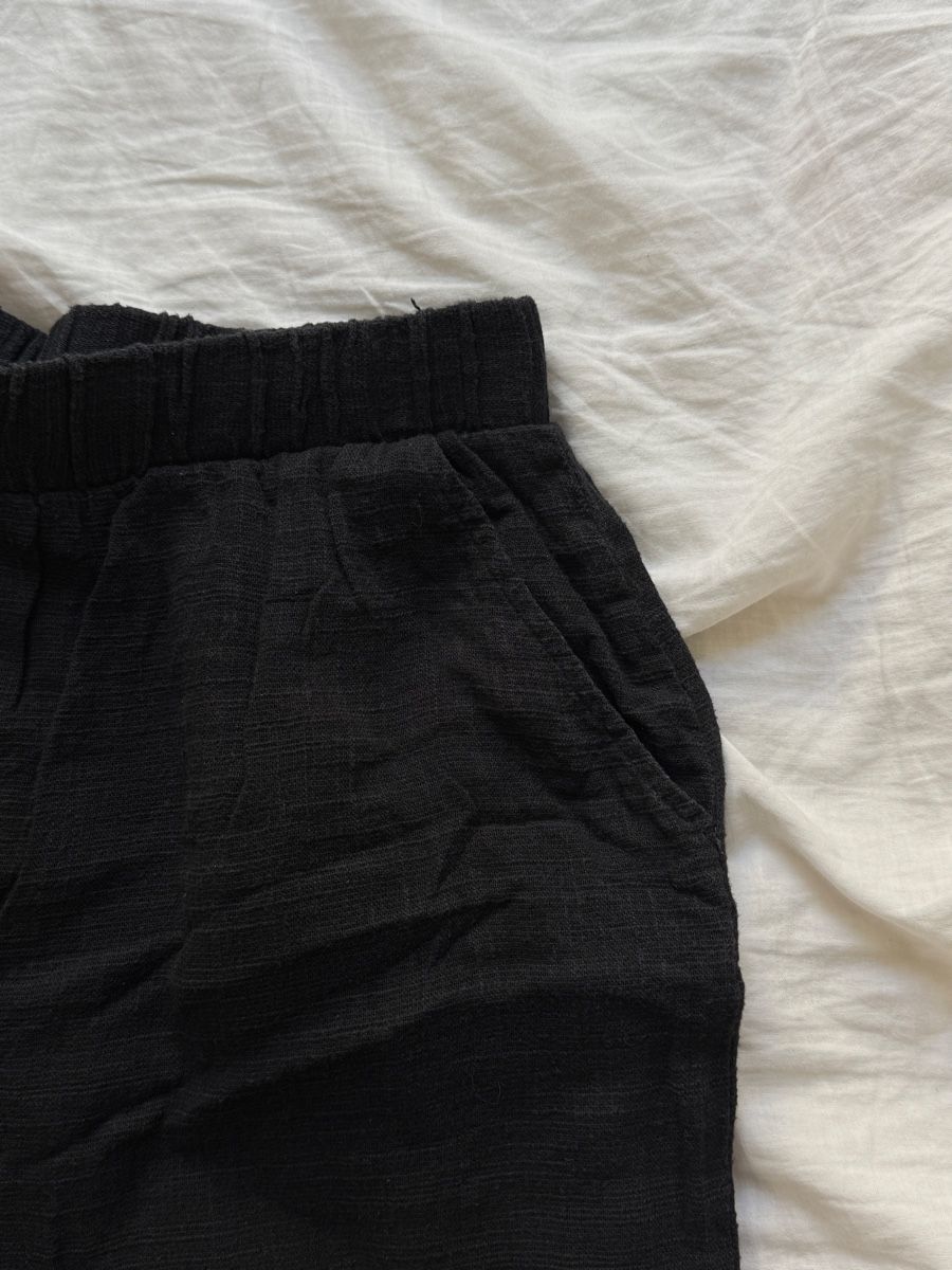 Pantaloni: Schwarze Sommerhose – Usato da Winterthur venduto da adi_sqz 1