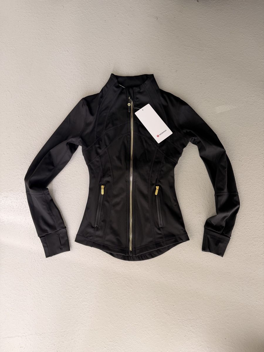 Lululemon Lotti di vestiti: Lululemon Define Set – Nuovo (secondo la descrizione) da Embrach venduto da judee_zh 1