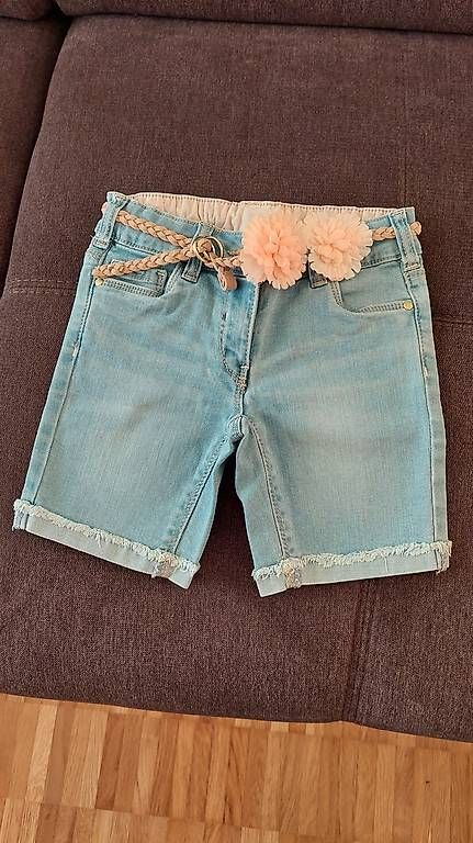Pantaloni: Kurze Hosen-Mädchen Gr.104 – Usato da Fahrweid venduto da iva_t2wl