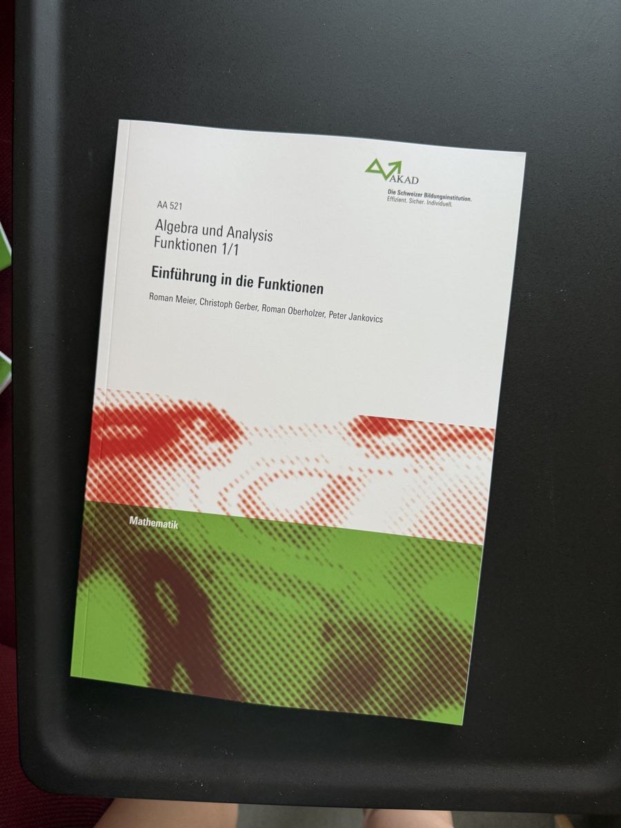 Livres: Algebra and Analysis Functions 1/1 textbook – D'occasion à Uerikon par Fashion_seller