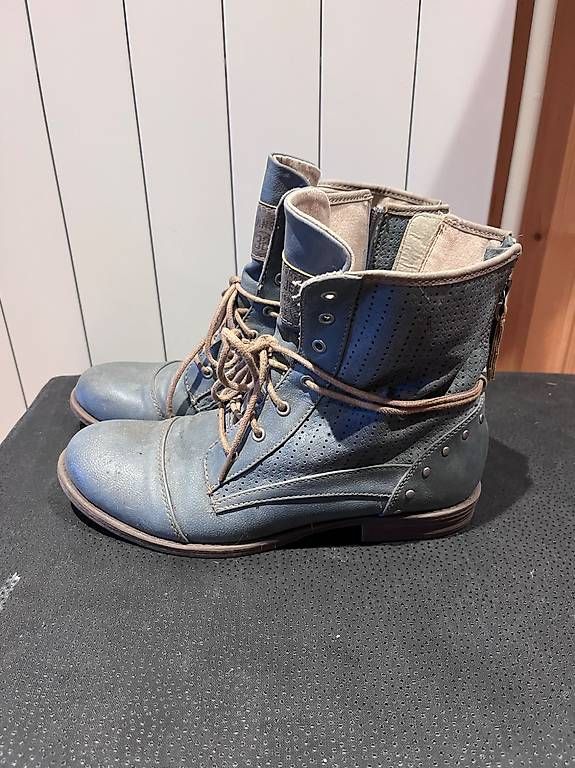 Scarpe da donna: Mustang Stiefelletten Grösse 37 – Usato da Buch b. Märwil venduto da and_m82w