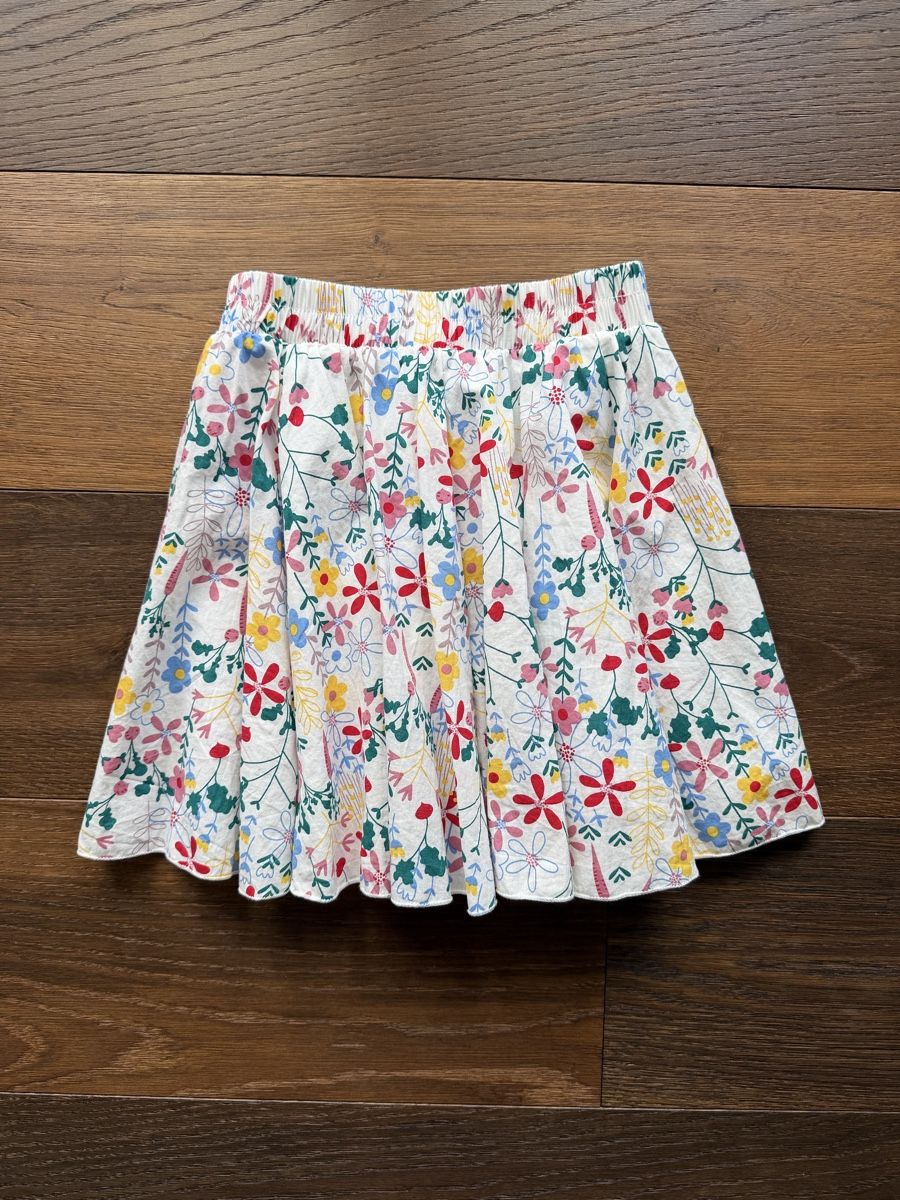 Robes et jupes: Jupe Mädchen  – D'occasion à Pfäffikon ZH par aveo14