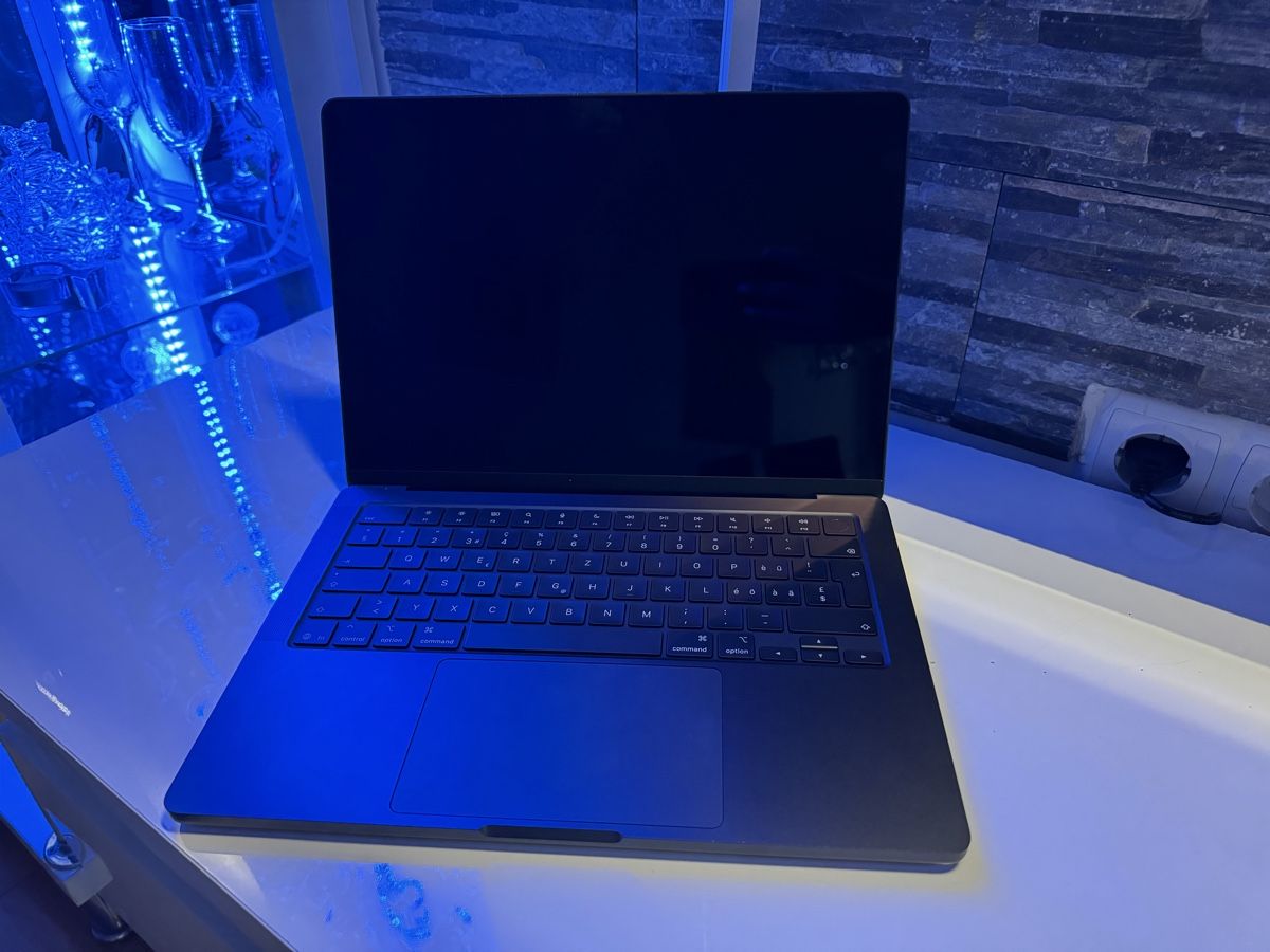 Apple Notebooks: Apple Macbook Pro M5 Max – Neu (gemäss Beschreibung) aus Spreitenbach von and_2mx6 2
