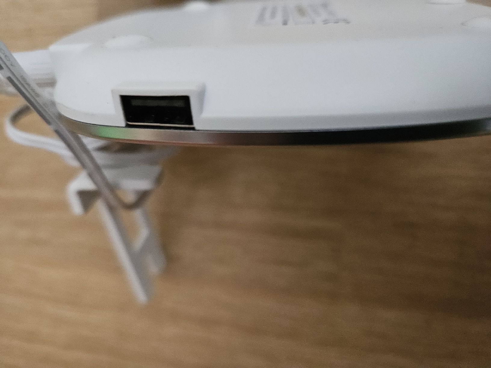 Sonos Casse acustiche: Sonos - Flexson Play 1 Ständer mit Licht in weiß mit USB – Usato da Sempach Station venduto da SwissRolli 2