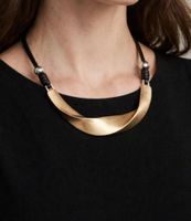 Collana donna metallo color oro e cordino nero