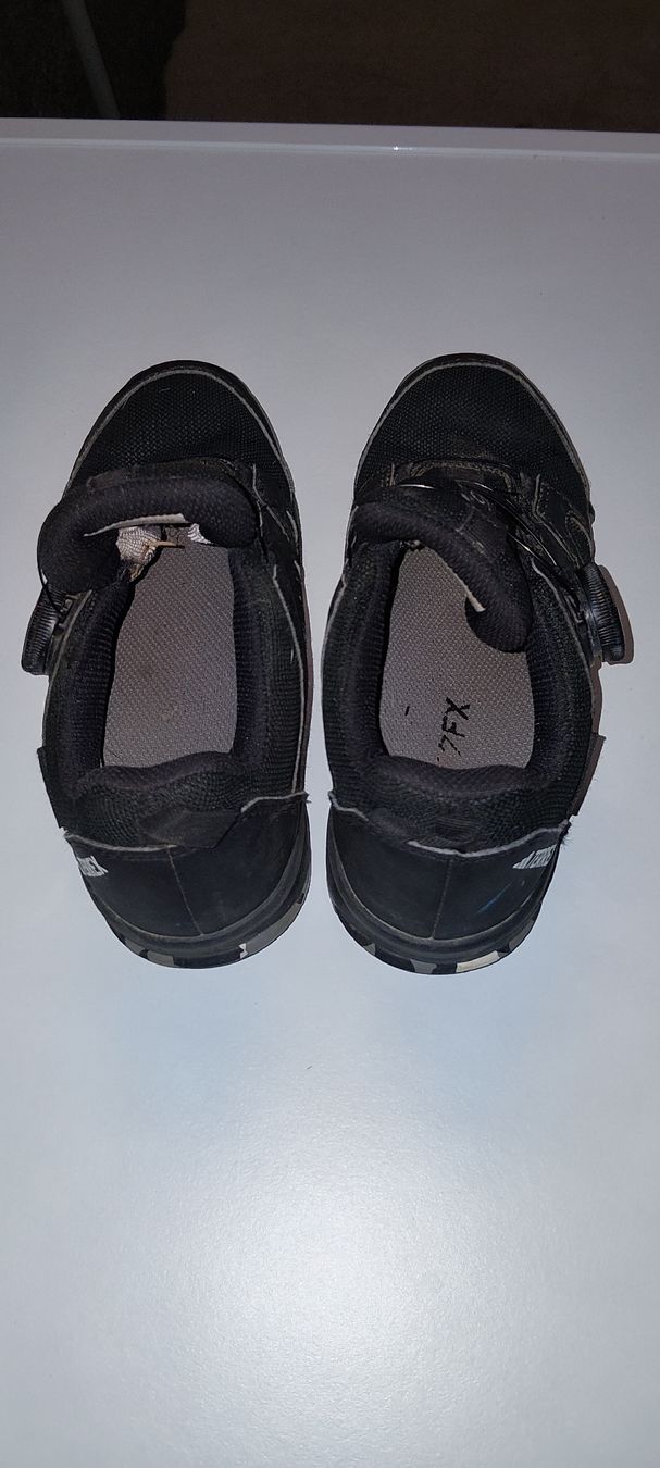 Adidas Herrenschuhe: Chaussures Adidas – Gebraucht aus Renens VD von Floram1989 1