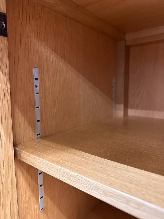 Kommoden: Vintage Tudor Sideboard aus Eichenholz – Gebraucht aus Obernau von Arche_Noah_Brocki 5