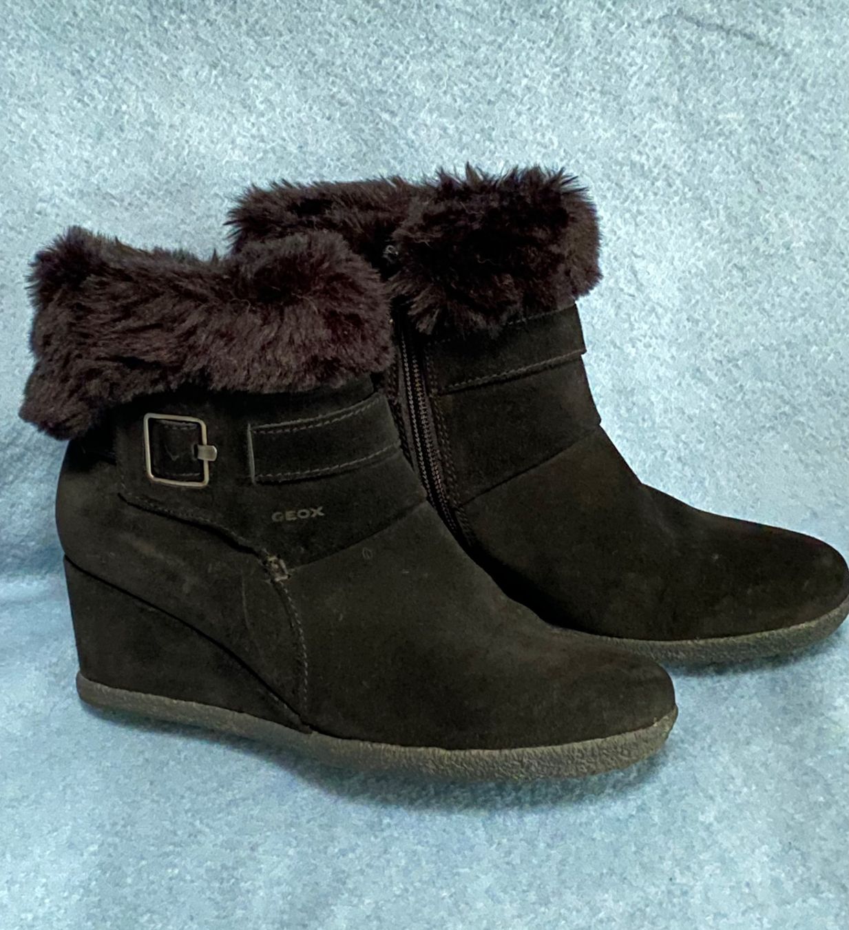 Geox Scarpe da donna: Bottes Geox en daim. P:35.5 – Nuovo (secondo la descrizione) da Denges venduto da Tine88