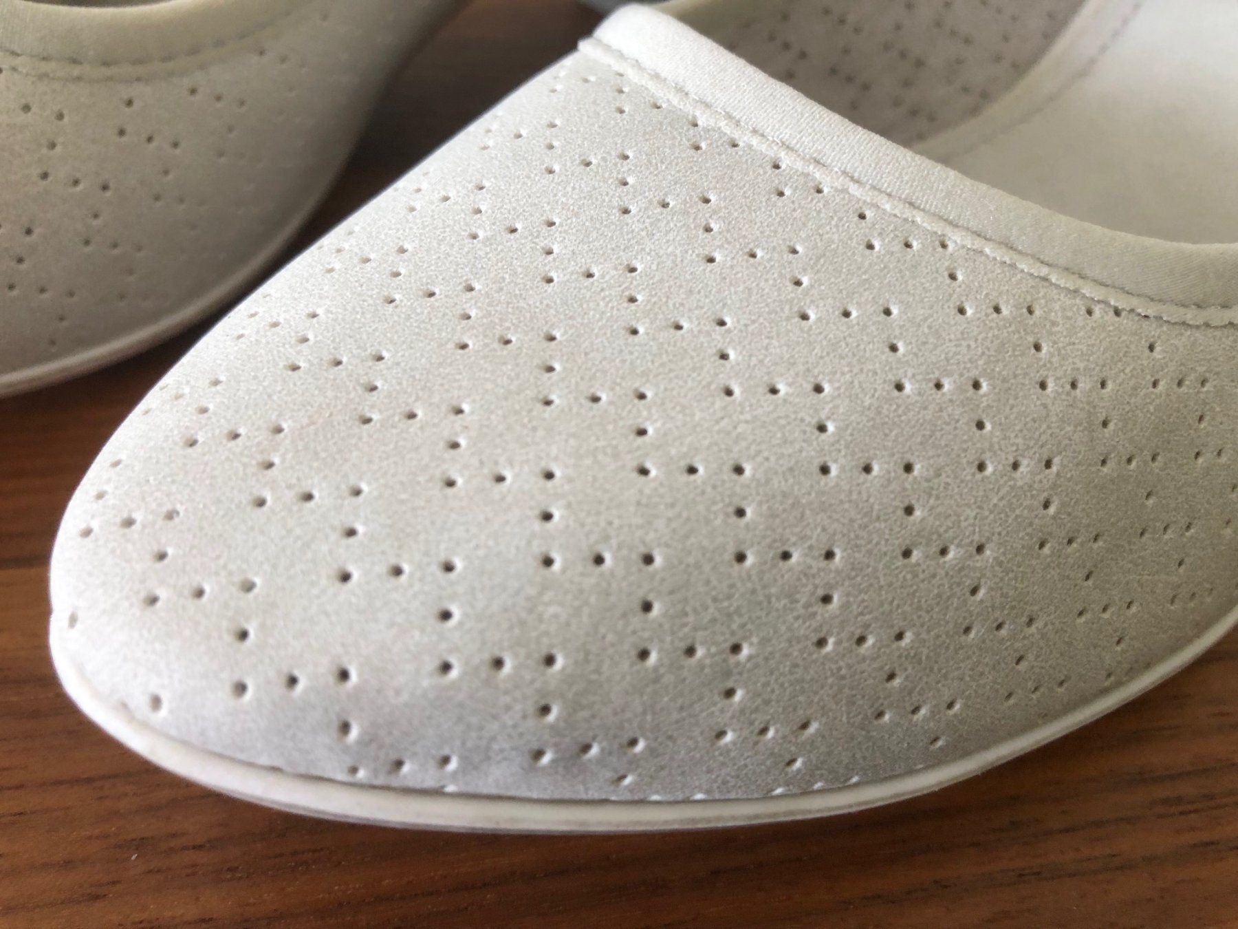 S.Oliver Scarpe da donna: Pumps hellbeige, neuwertig, Gr. 40 von S.Oliver – Nuovo (secondo la descrizione) da Hergiswil NW venduto da redrose51 5