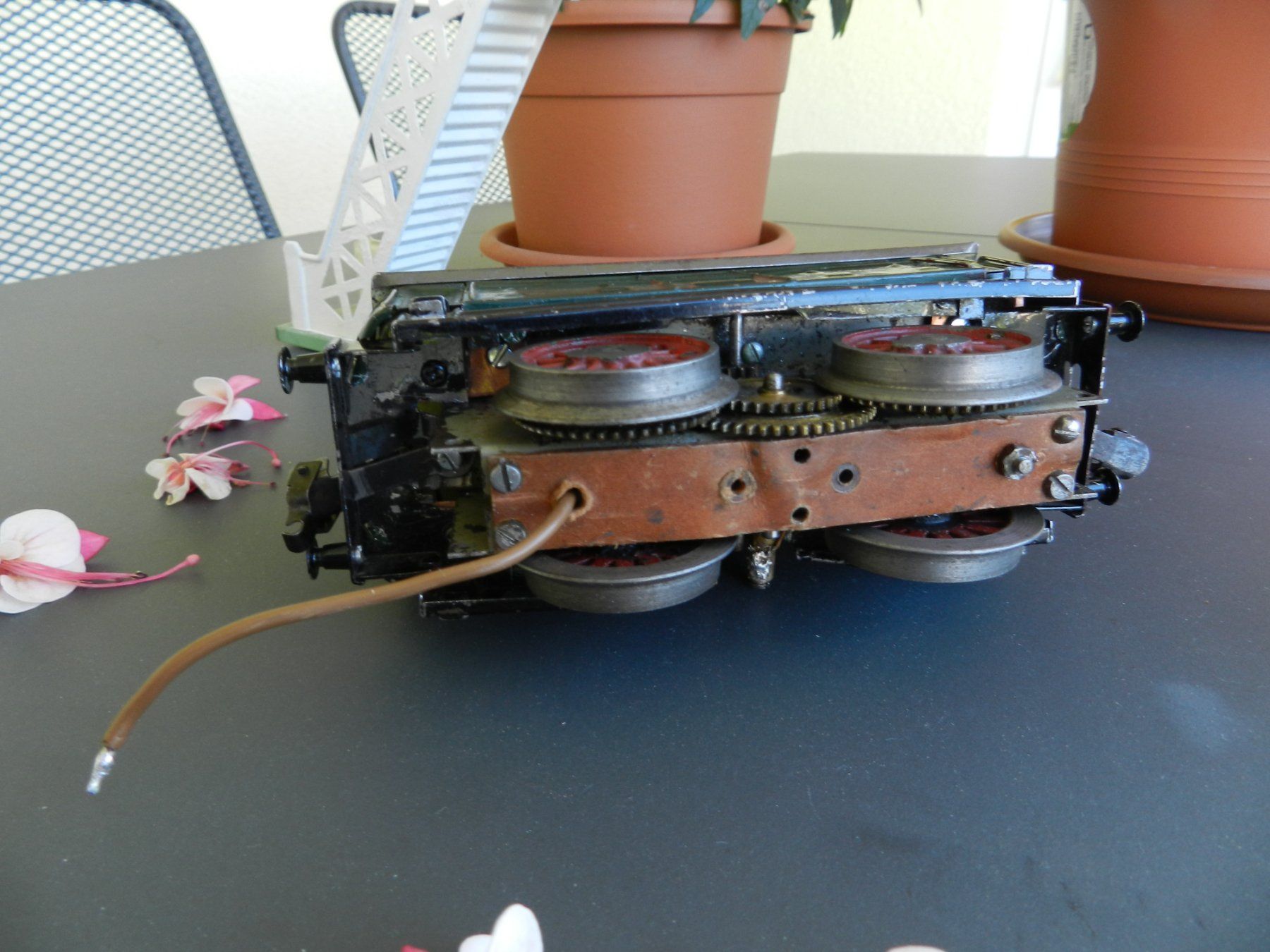 SBB/CFF/FFS Modelleisenbahnen: SBB Elektrolok 20V Sp.0mit Laufstegbr.u.Signal – Defekt aus Steinach von Silva141 2