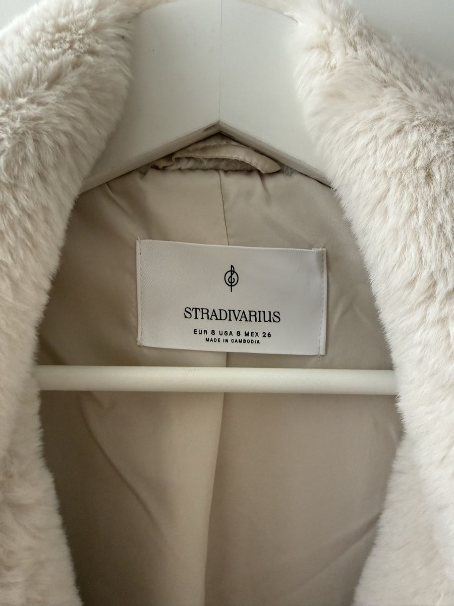Stradivarius Giacche: Kunstfell Jacke von Stradivarius, Grösse S – Nuovo (secondo la descrizione) da Giswil venduto da Ody2 1