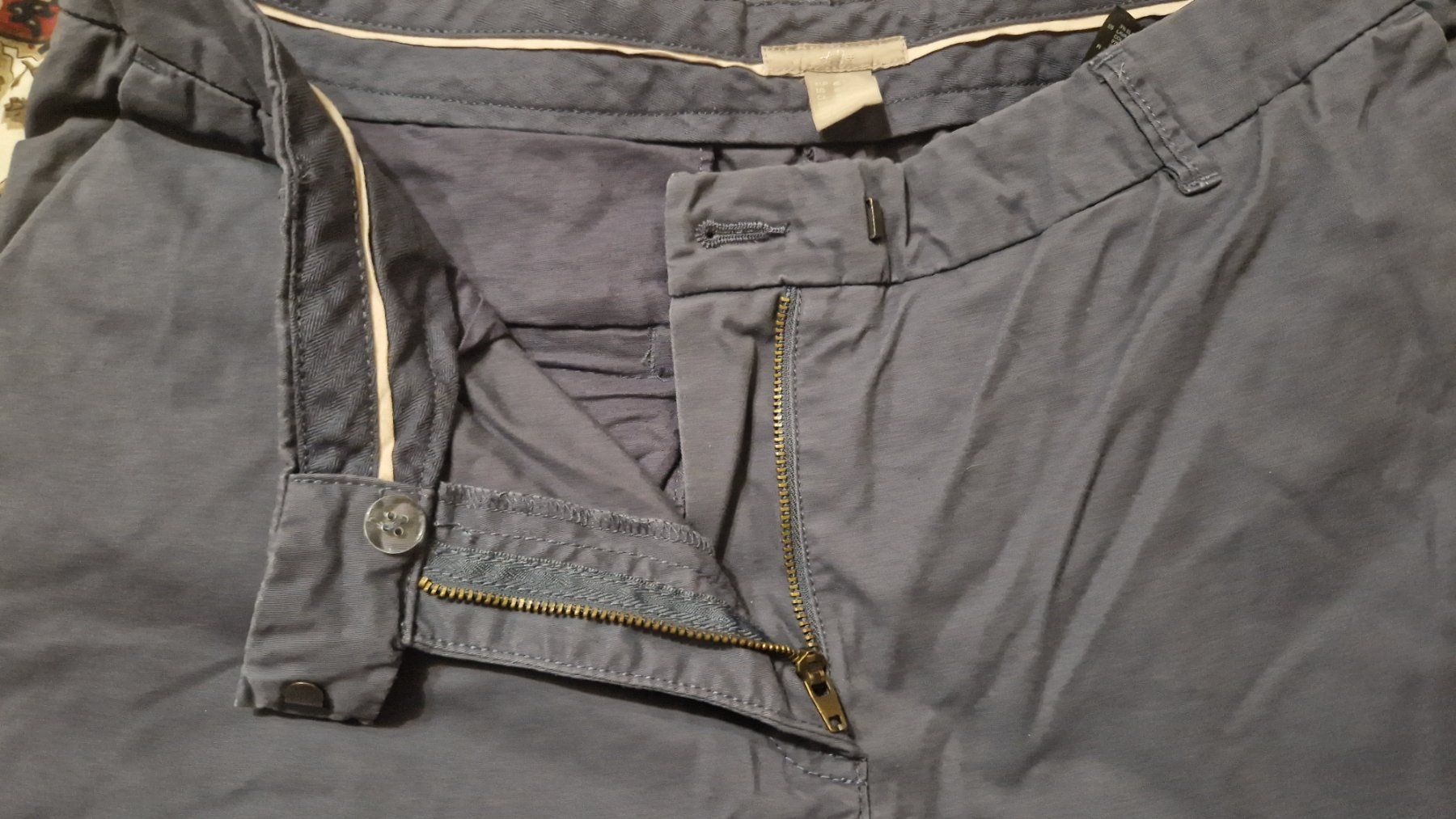 H&M Pantaloni: Blau-graue Chino-Hose – Nuovo (secondo la descrizione) da Oberengstringen venduto da Sheera7 2