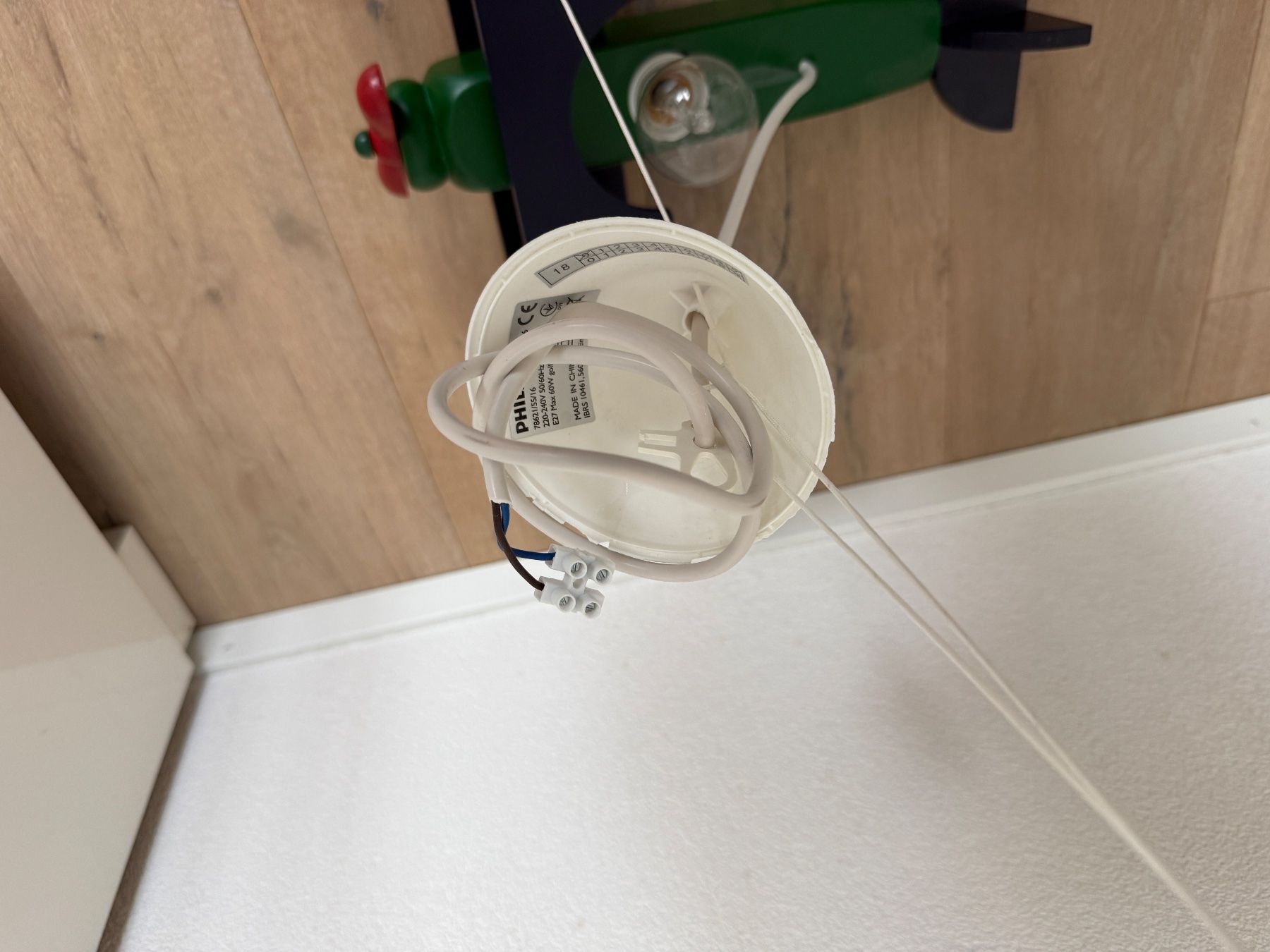 Philips Lampadari & plafoniere: Kinder Deckenlampe Flugzeug Holz von Philips – Usato da Brügg BE venduto da RealKani 3
