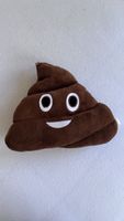 Poop Emoji Plüschkissen “Kack-Haufen” 40x30cm – ungebraucht