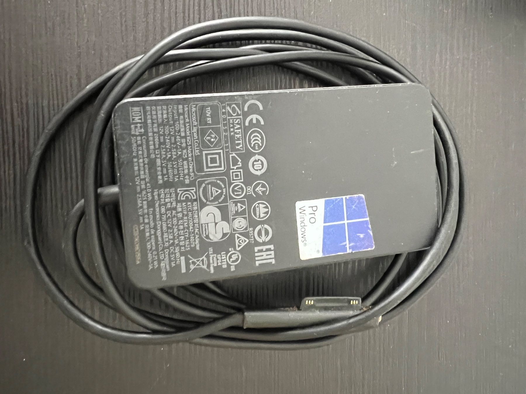 Microsoft Dockingstation: diverse Microsoft Surface Dock- und Netzteile gebraucht – Gebraucht aus La Chaux-de-Fonds von jacq_LaTsch0 2