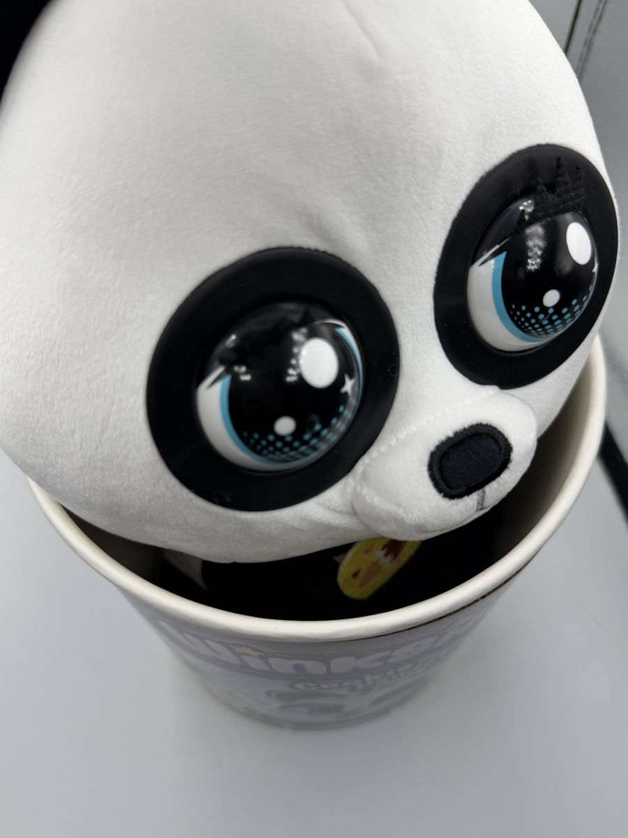 Spielzeuge: Winksies Cookie Panda Plüschtier mit Blinkfunktion NEU – Neu und originalverpackt aus Emmen von VK-Allround 4
