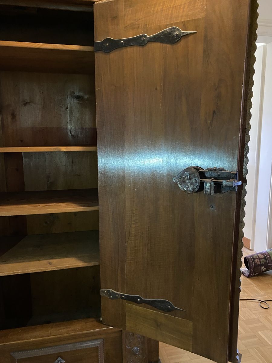 Armadi: Barockschrank – Usato da Luzern venduto da Gustav-33 8