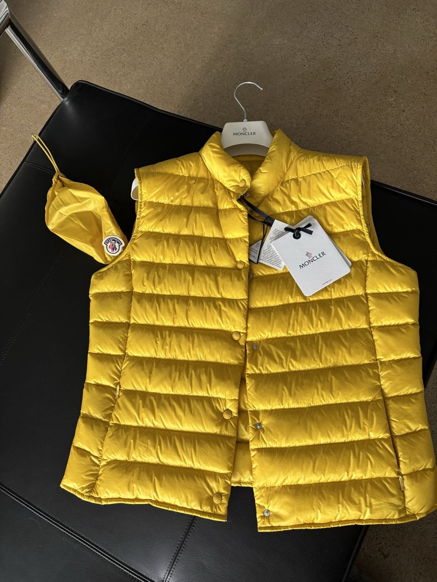 Moncler Gilets & Westen: Neu! Moncler Weste Liane – Neu (gemäss Beschreibung) aus Biel/Bienne von Eiskristall08